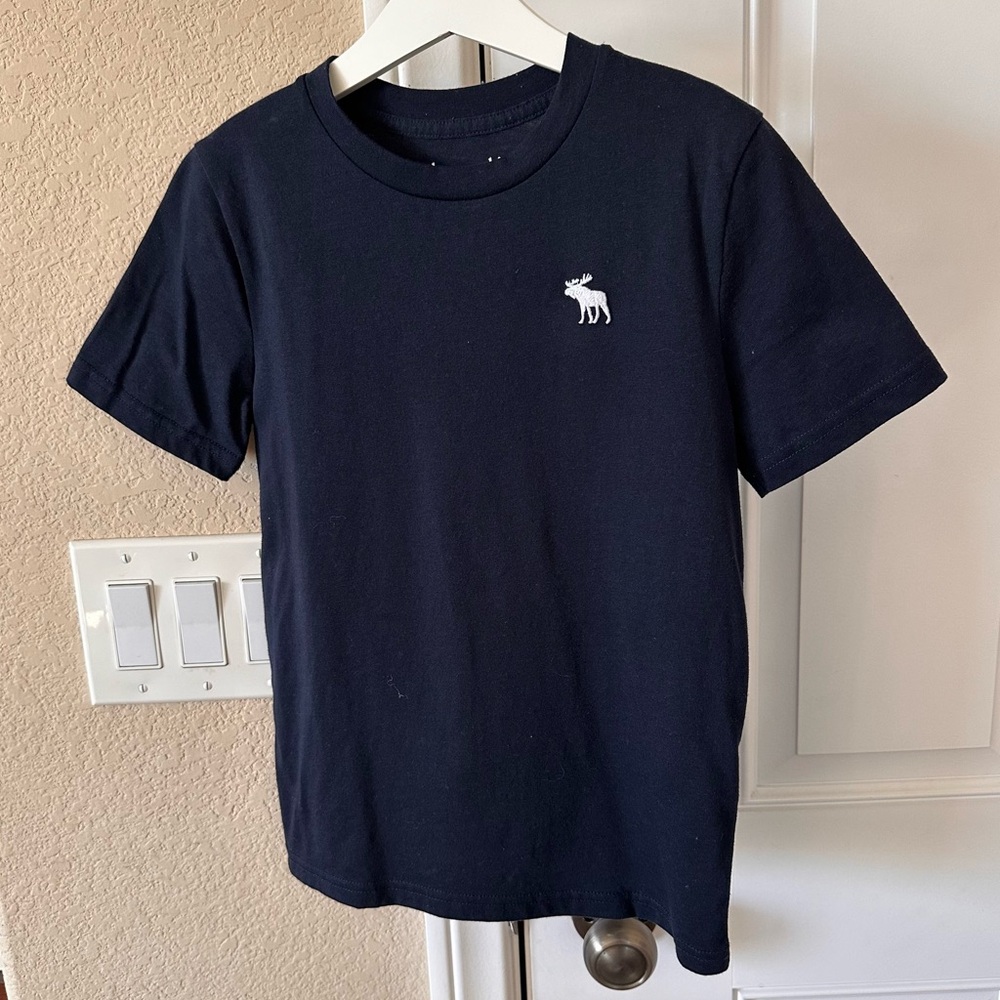 Abercrombie Kids Super Soft Black T-shirt Size 7/8